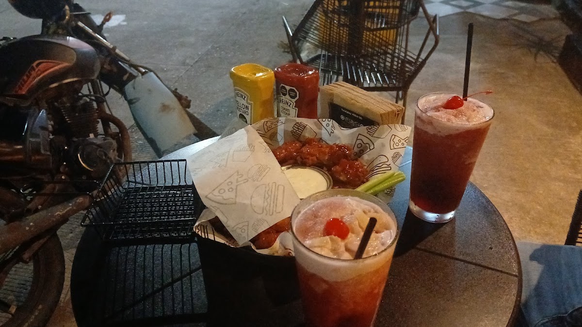 La Casa De La Burger Photos 2